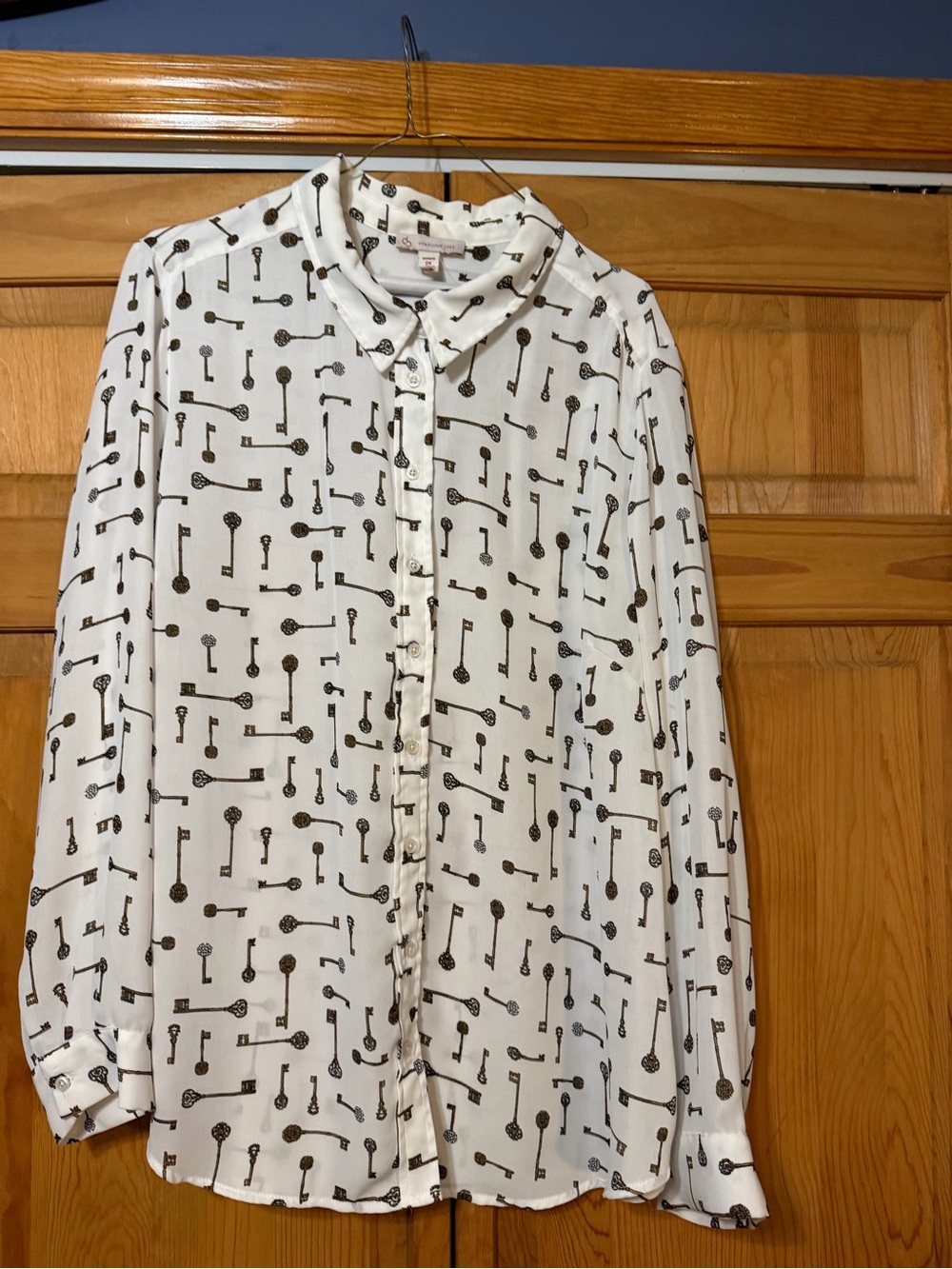 Women’s Cream Key-Print Button Front Blouse